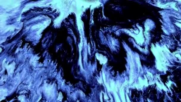 Azul neón oscuro púrpura negro colores tinta y partículas brillantes macro. Abstracciones líquidas. Textura abstracta de la pintura. Movimiento de fondo de lujo increíble colorido. Arte fluido. El universo, el cosmos, nebul — Vídeos de Stock