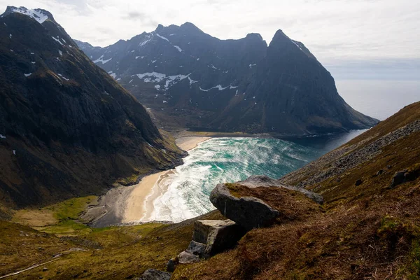 Lofoten saaret Norja kauniita vuoria — kuvapankkivalokuva