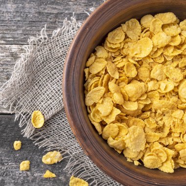 Mısır gevreği kasesinin en üst görüntüsü. 