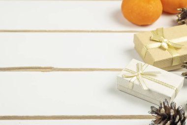 Hediyeli Noel kompozisyonu. Metin için boşluk