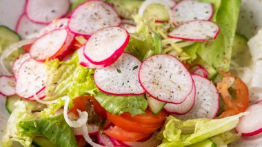 Sebzeli turp salatası. Makro görünüm