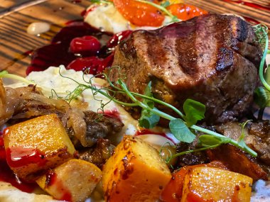 Süslü etli biftek. Makro görünüm