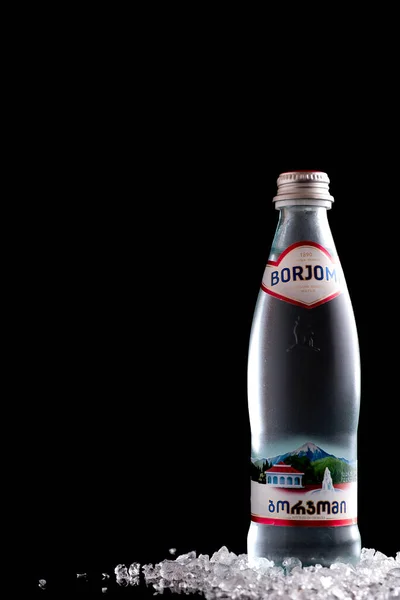 Minsk Belarus Januari 2021 Borjomi Fles Zwarte Achtergrond Natuurlijk Koolzuurhoudend — Stockfoto