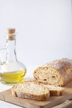 Tahtada taze ciabatta ekmeği. Boşluğu kopyala