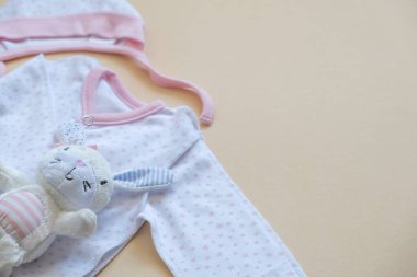 Fotokopi alanı olan yeni doğmuş bebek kıyafetleri
