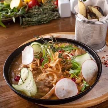 Soslu domuz kulağı.