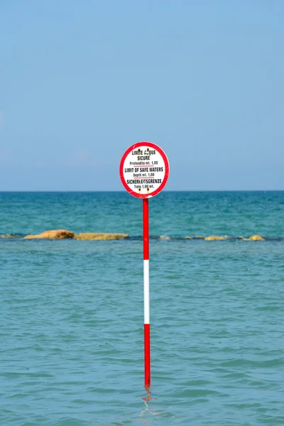 Пляж знак - Середземного моря — стокове фото