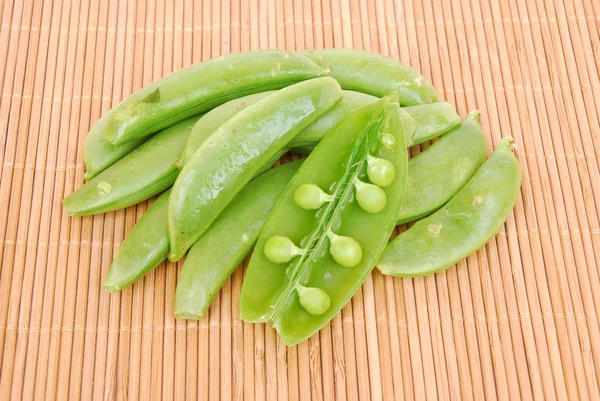 Delicious fresh green  peas. — Stock Photo, Image