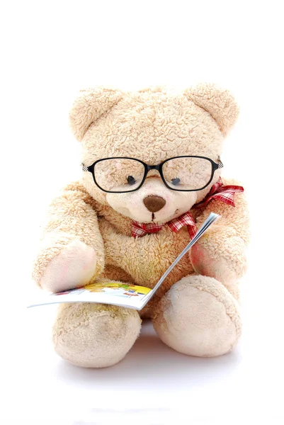 Un lindo oso de peluche beige para que los niños jueguen Fotos de stock libres de derechos