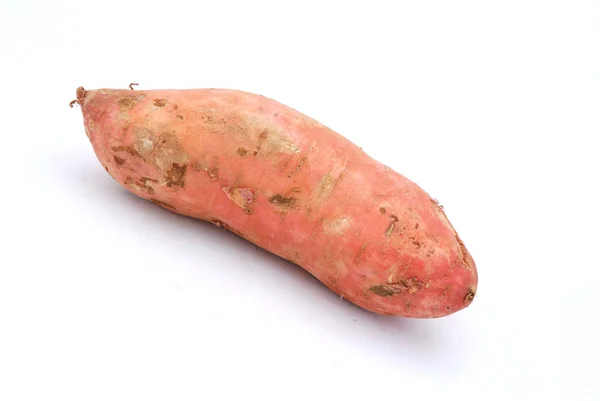 Один большой свежий сладкий картофель — стоковое фото