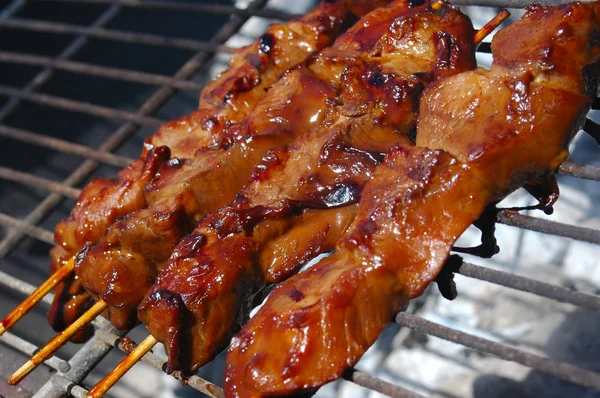 Vier köstliche marinierte und gegrillte — Stockfoto