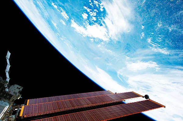 Presentan Paneles Solares Estación Espacial Internacional Una Parte Azul Blanca — Foto de Stock