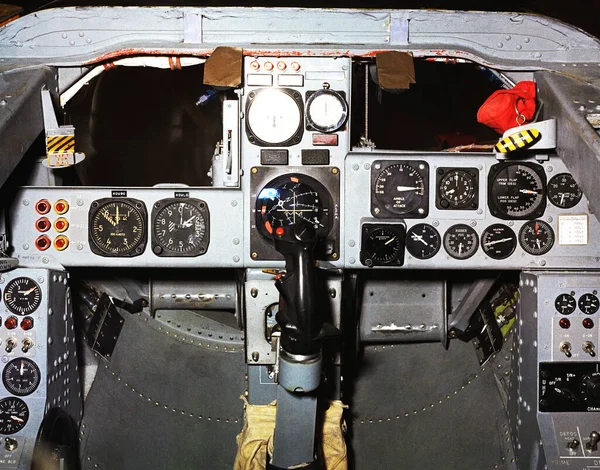 Esta Foto Mostra Painel Instrumentos Cockpit Corpo Elevador Modelo Fundo — Fotografia de Stock