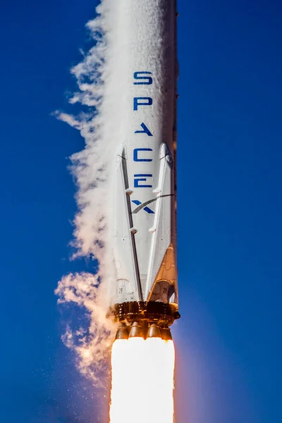 Plantilla Fondo Lanzamiento Cohetes Elementos Esta Imagen Amueblada Por Nasa —  Fotos de Stock