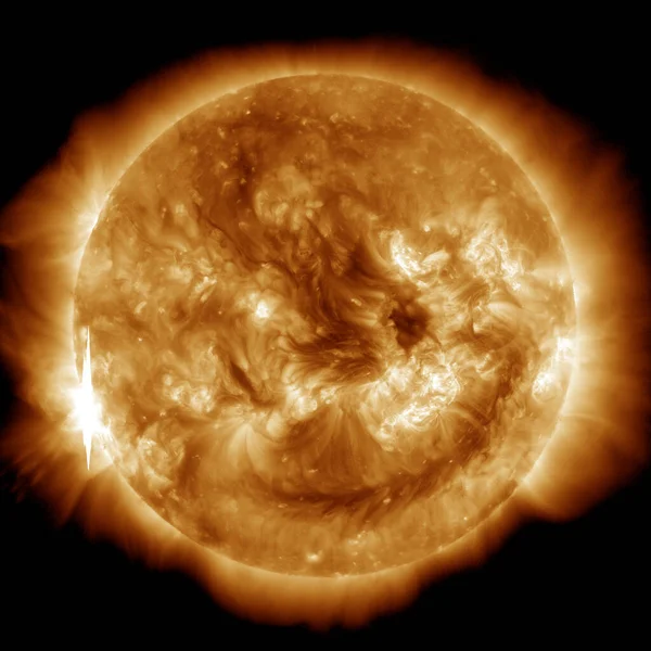 Nasa Sdo Sees Solar Flares 배경을 이루는 코라가 형상의 요소들 — 스톡 사진