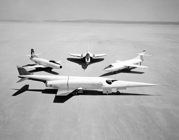 Group Picture Douglas Airplanes Taken Photographic Promotion 1954 Background Template — Stock Photo, Image