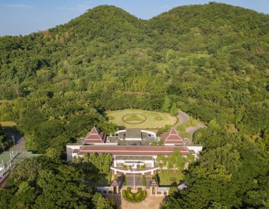 Mae Fah Luang Üniversitesi 'nin havadan görünüşü Tayland' daki en güzel devlet üniversitesidir. Chiang Rai vilayetinde..