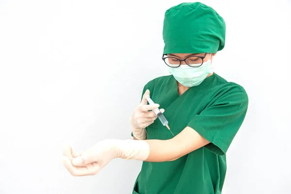 Портрет Молодой Хирургической Медсестры Врача Пытающейся Вколоть Себе Шприц Кровеносный — стоковое фото