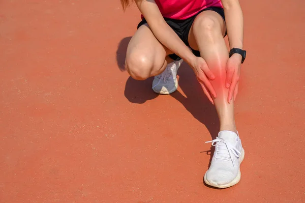 Cropped Shot Woman Runner Suffering Pain Shin Splint Often Happens — Stock Photo, Image