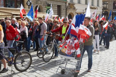 Wroclaw bölgesindeki protesto demokrasi savunma destekçileri Komitesi