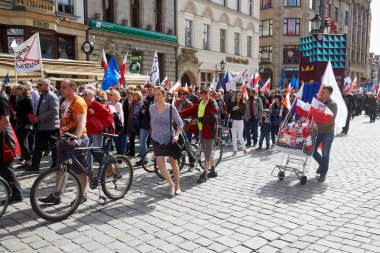 Wroclaw bölgesindeki protesto demokrasi savunma destekçileri Komitesi