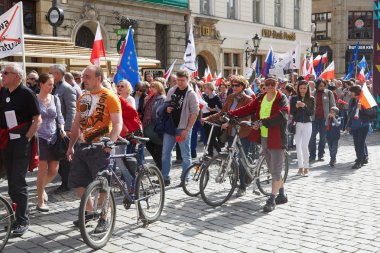 Wroclaw bölgesindeki protesto demokrasi savunma destekçileri Komitesi