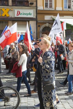 Wroclaw bölgesindeki protesto demokrasi savunma destekçileri Komitesi