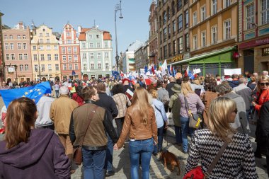 Wroclaw bölgesindeki protesto demokrasi savunma destekçileri Komitesi