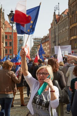 Wroclaw bölgesindeki protesto demokrasi savunma destekçileri Komitesi