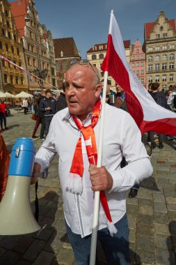 Wroclaw bölgesindeki protesto demokrasi savunma destekçileri Komitesi