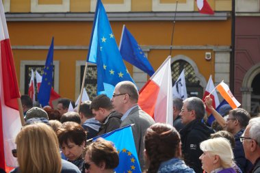Wroclaw bölgesindeki protesto demokrasi savunma destekçileri Komitesi
