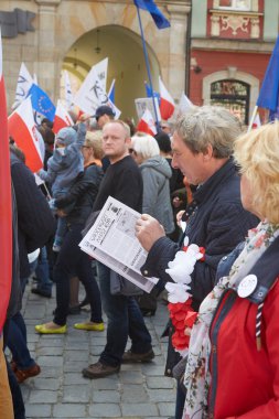 Wroclaw bölgesindeki protesto demokrasi savunma destekçileri Komitesi