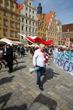 Wroclaw bölgesindeki protesto demokrasi savunma destekçileri Komitesi