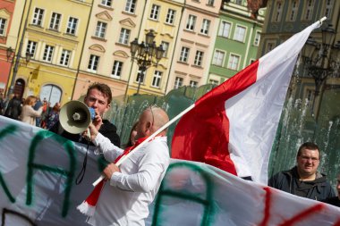 Wroclaw bölgesindeki protesto demokrasi savunma destekçileri Komitesi