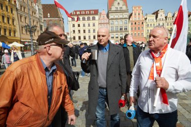 Wroclaw bölgesindeki protesto demokrasi savunma destekçileri Komitesi