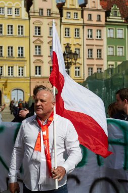 Wroclaw bölgesindeki protesto demokrasi savunma destekçileri Komitesi