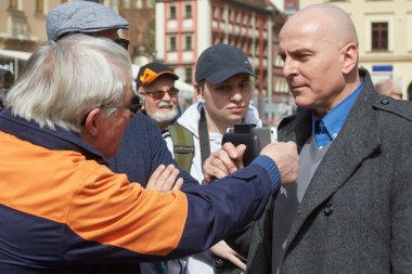 Wroclaw bölgesindeki protesto demokrasi savunma destekçileri Komitesi