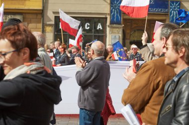 Wroclaw bölgesindeki protesto demokrasi savunma destekçileri Komitesi