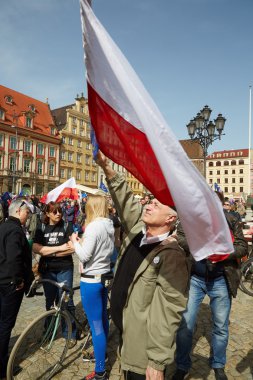 Wroclaw bölgesindeki protesto demokrasi savunma destekçileri Komitesi