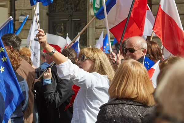 Comité voor de aanhangers van de verdediging van de democratie protesteren in Wroclaw — Stockfoto