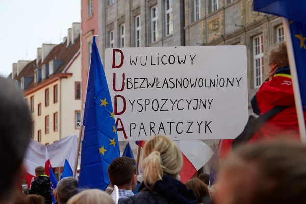 Bizottsága a védelem a demokrácia szurkolók tiltakoznak a Wroclaw — Stock Fotó