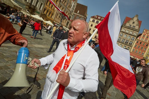 Bizottsága a védelem a demokrácia szurkolók tiltakoznak a Wroclaw — Stock Fotó