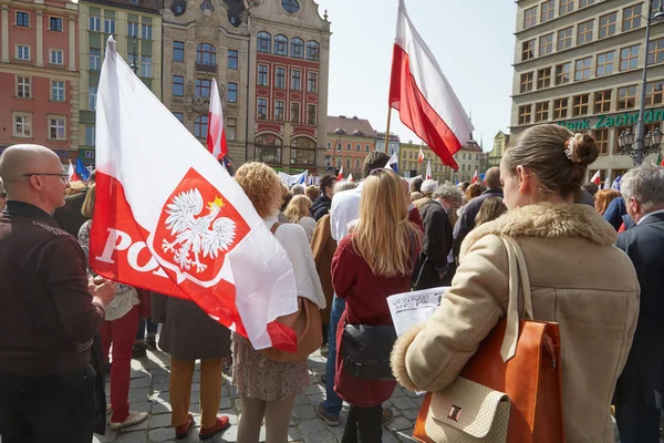 捍卫民主的支持者抗议在弗罗茨瓦夫的委员会 — 图库照片
