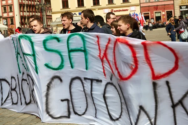 Committee for the Defence of Democracy supporters protesting in Wroclaw — Stock Photo, Image