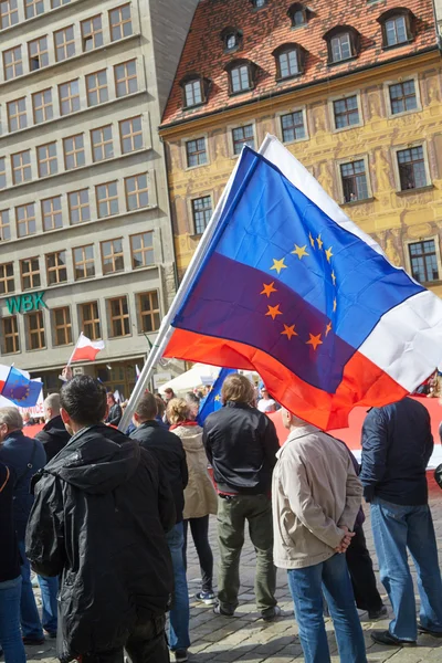 Bizottsága a védelem a demokrácia szurkolók tiltakoznak a Wroclaw — Stock Fotó