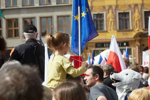 Committee for the Defence of Democracy supporters protesting in Wroclaw — Stock Photo, Image