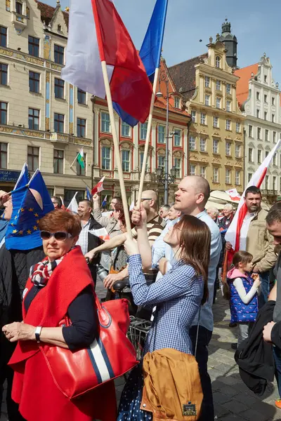 Manifestation du Comité pour la défense de la démocratie à Wroclaw — Photo