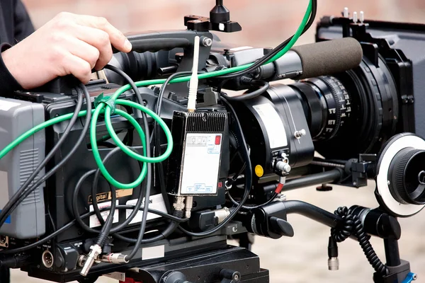 Video camera in the hands of TV operator — Stock Photo, Image