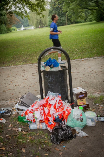 Aftermath of barbecue — Stock Photo, Image