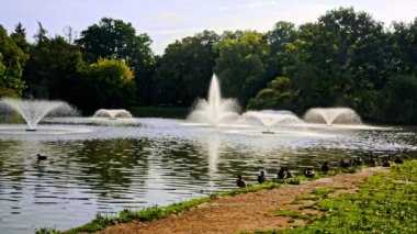Yaz aylarında çeşmeler ile Park